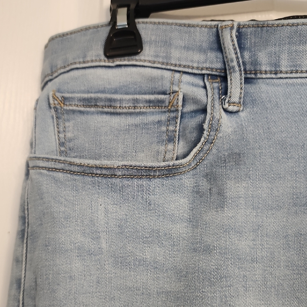 Old Navy Light Blue Relaxed Men's Jeans - Picture 5 of 8